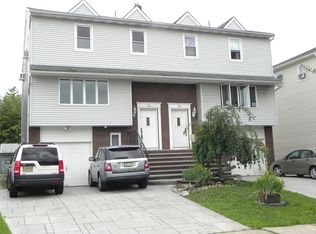 38 Garden Dr, Elmwood Park, NJ 07407