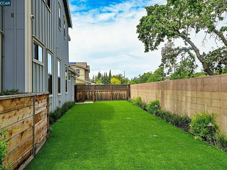 226 Akabane Ln — Photo 58