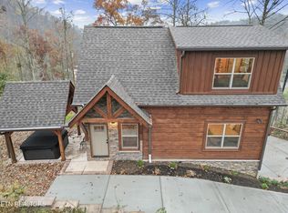 333 Sterling Dr, Gatlinburg, TN 37738