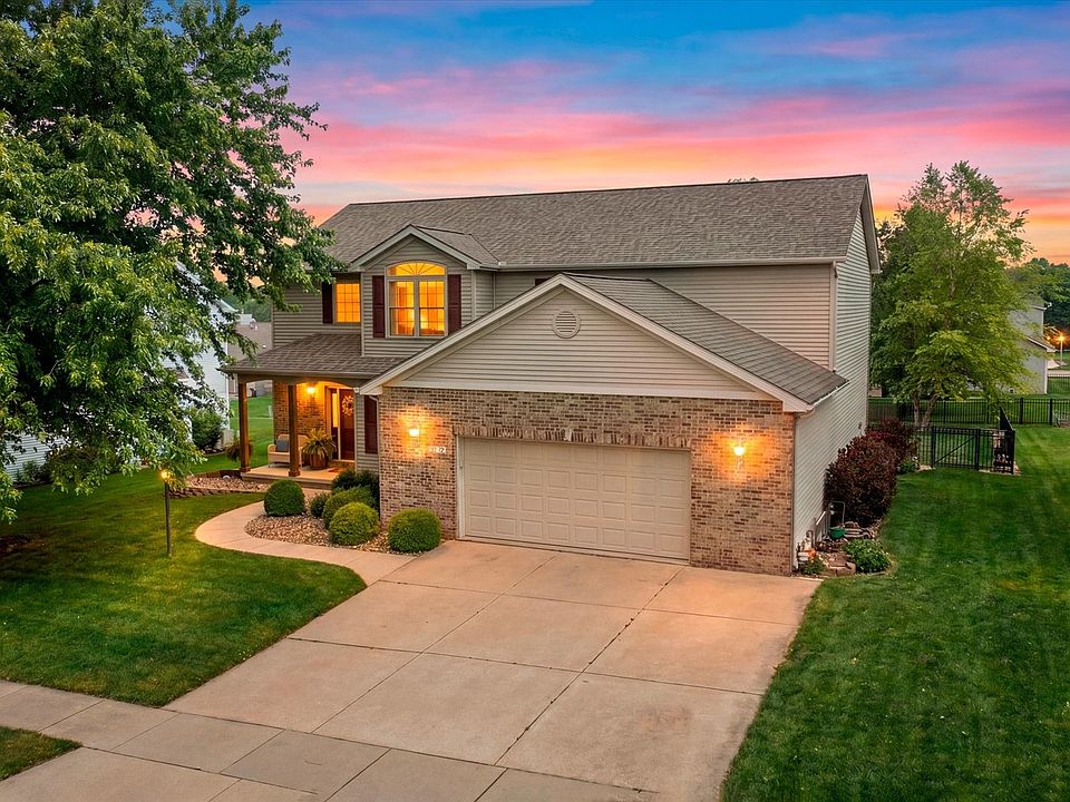 1st image of 704 Hawk Dr
