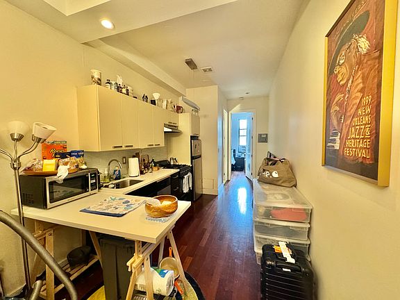 3rd image of 297 Harman St APT 2L