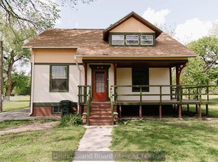 418 Roger Welsch Ave E, Dannebrog, NE 68831