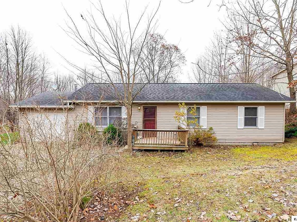 1st image of 704 Royal Cir