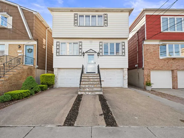 287 Avenue East image 1 of 34