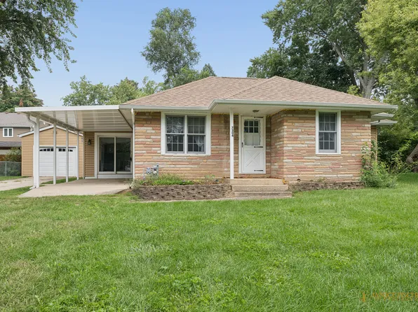 7304 Hiawatha Dr, Wonder Lake, IL 60097