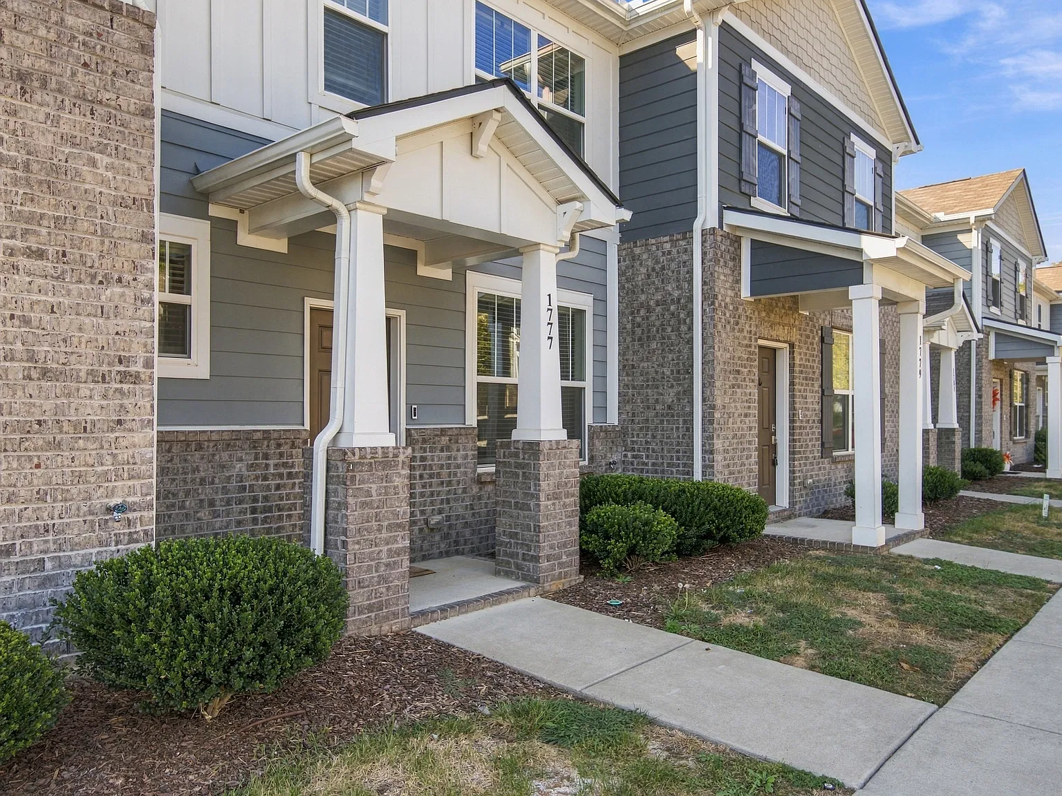 3 bed, 2.5 bath, 1224 sqft, $1,900 — Photo 3