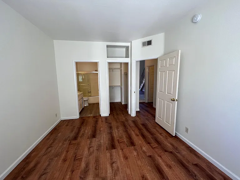 Master Bedroom, Master Bath, Walk-in Closet, Hallway