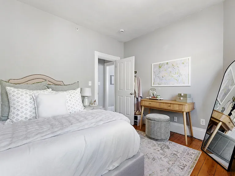 645 E 6th St #2 — Photo 12