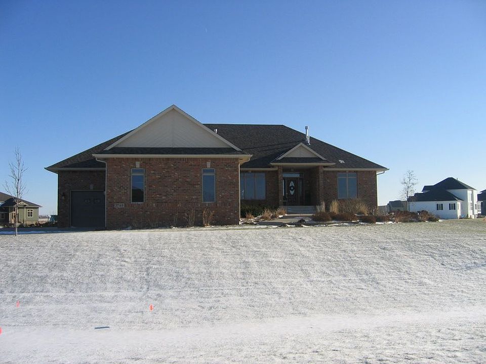 1st image of 27168 Fairway Pl