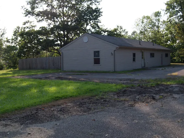 2 Sales Dr, Lagrange, OH 44050