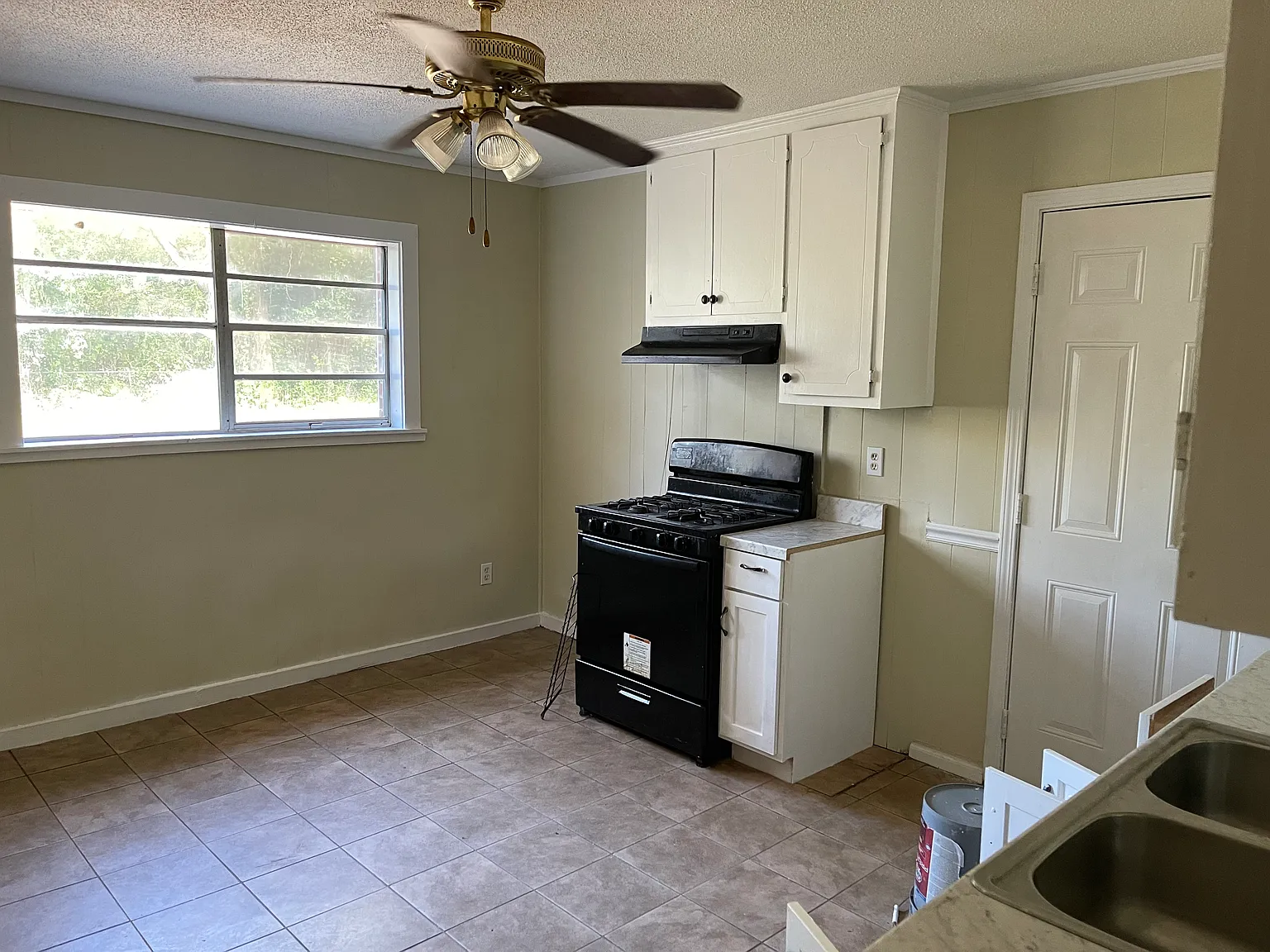 3 bed, 1000 sqft, $750 — Photo 3