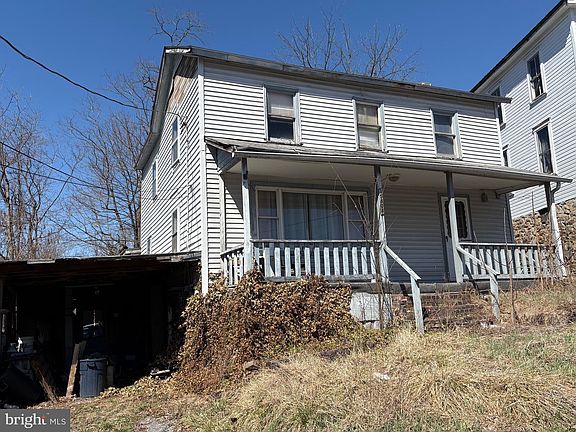 3rd image of 15804 Hogans Aly NW