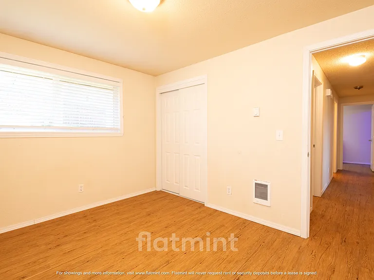 11901-11903 Ainsworth Ave S #11901 — Photo 9