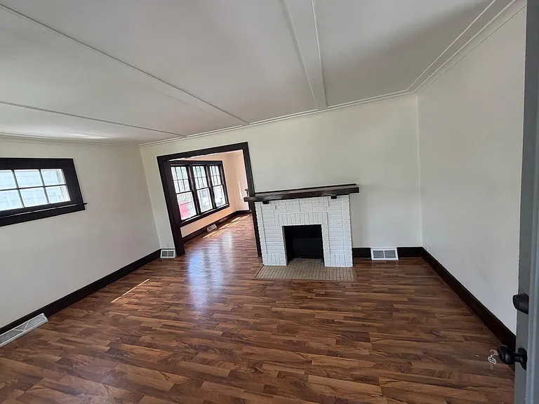 610 Dryden Dr — Photo 2