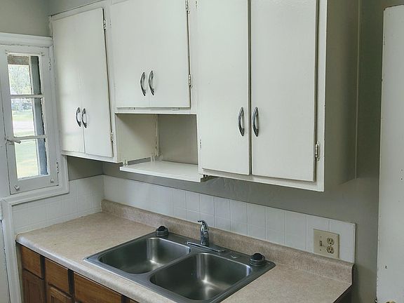4th image of 1402 N 44th St