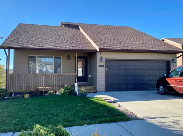 3207 New England St, Rapid City, SD 57703
