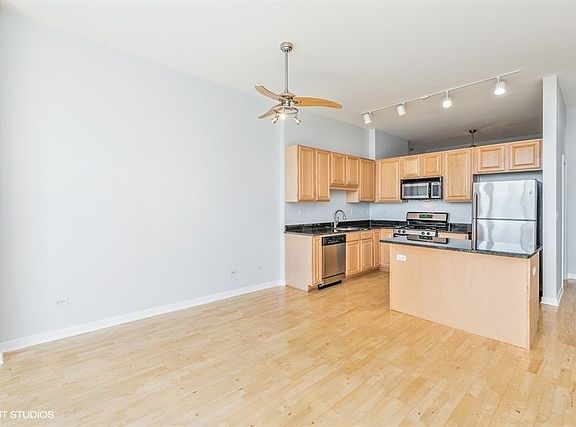 5th image of 1600 S Indiana Ave #606