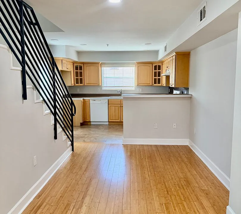 6033 Eleanor Ave
