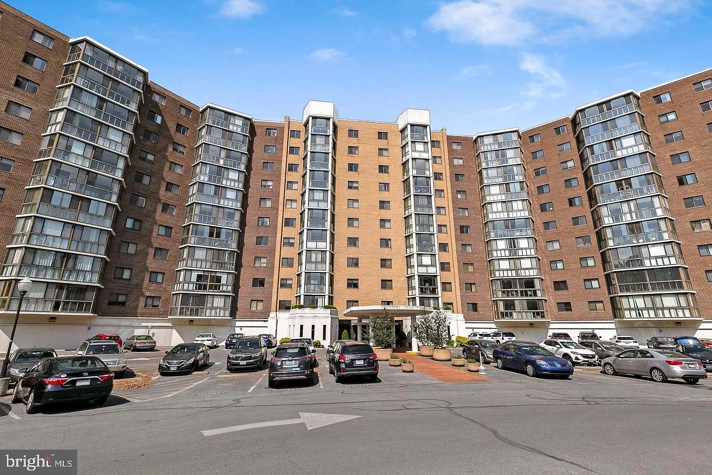 15101 Interlachen Dr Unit 1-506 photo 1