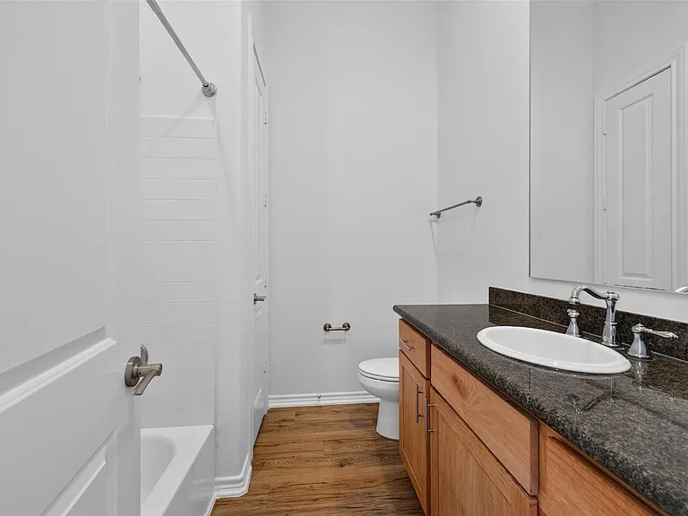 3229 Real St #B — Photo 30