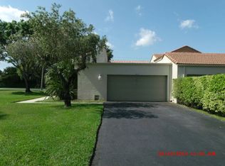 619 Village Lake Dr, Fort Lauderdale, FL 33326