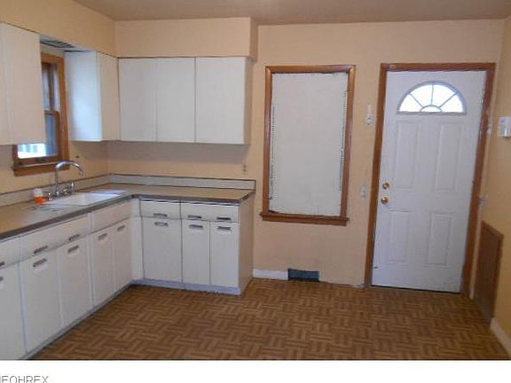 5th image of 13313 Lorenzo Ave