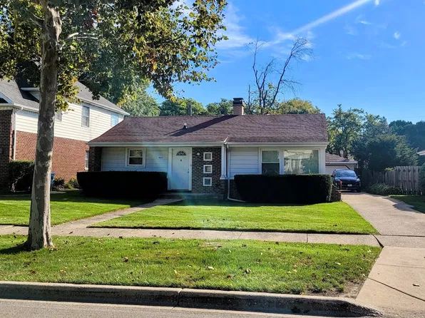 447 N Walnut St, Elmhurst, IL 60126