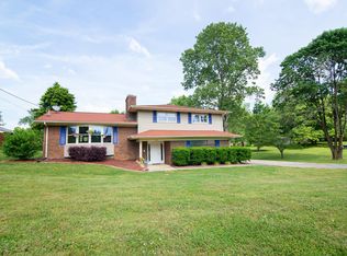 220 Asbury Dr, Maryville, TN 37804