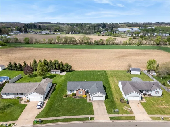 1035 Lanedale St NW, Massillon, OH 44647