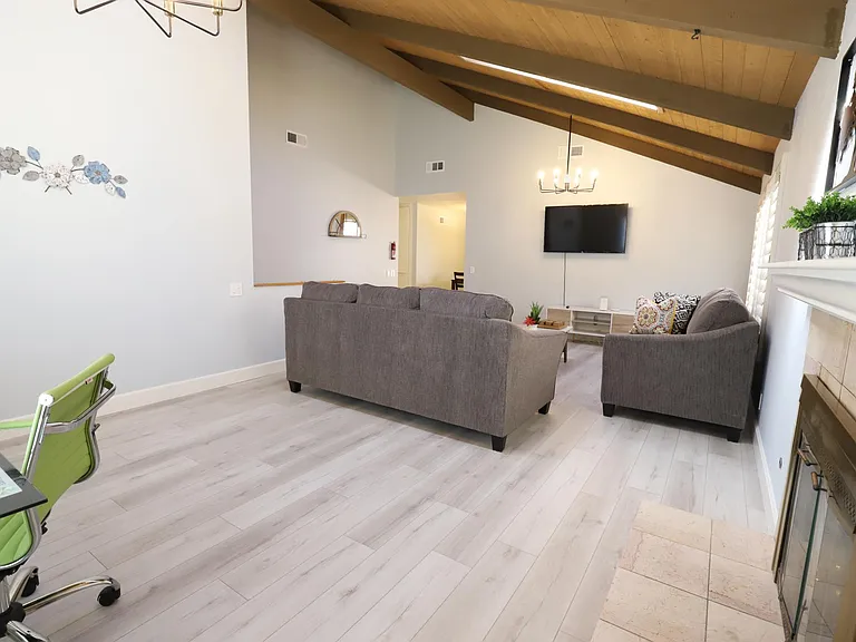25225 York Cir — Photo 9