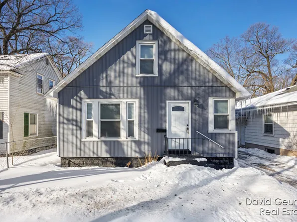 2113 6th St, Muskegon Heights, MI 49444
