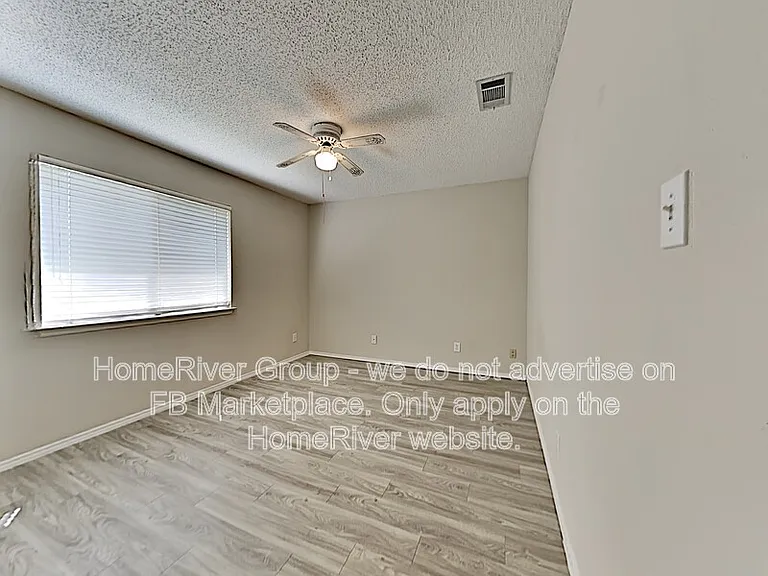 2115 Camelot Dr — Photo 9