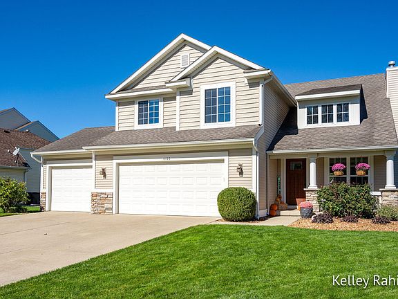 3rd image of 8715 Sun Park Dr