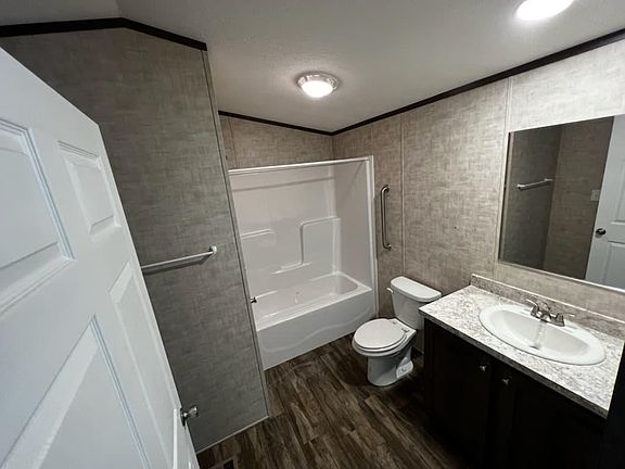 5th image of 152 Carolina Ln