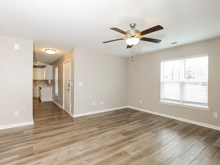 223 Caddel St — Photo 3