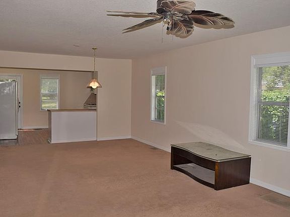 3rd image of 1401 S Woodlawn Ave