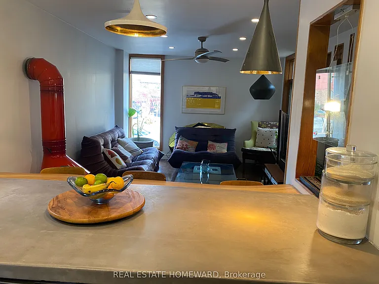 302 Rhodes Ave — Photo 9