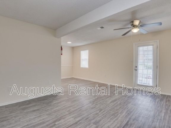 3rd image of 2575 1/2 Tobacco Rd APT A