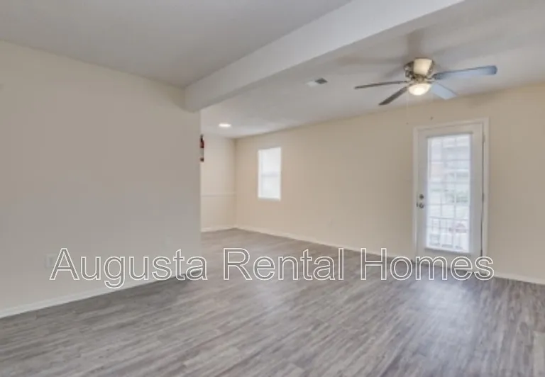 2575 1/2 Tobacco Rd #A — Photo 3
