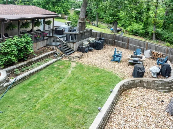 8107 Spruce Dr, Rogers, AR 72756