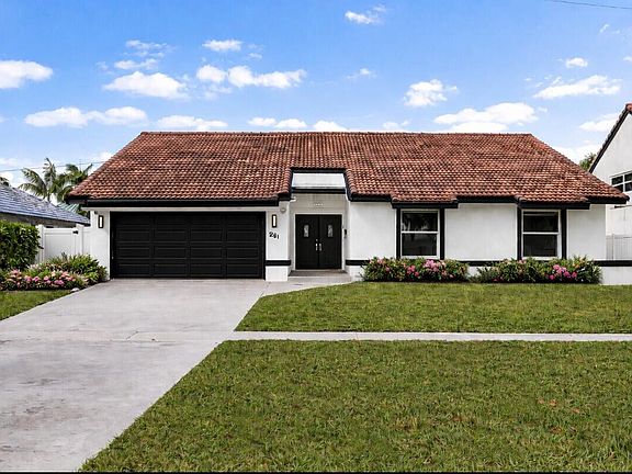 2nd image of 281 N Country Club