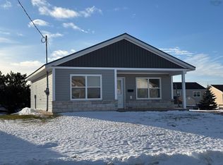 7 Fleming Ave, Amherst, NS B4H0C3