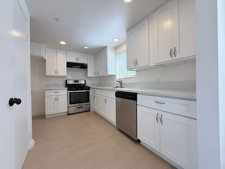 1163 W Badillo St — Photo 5