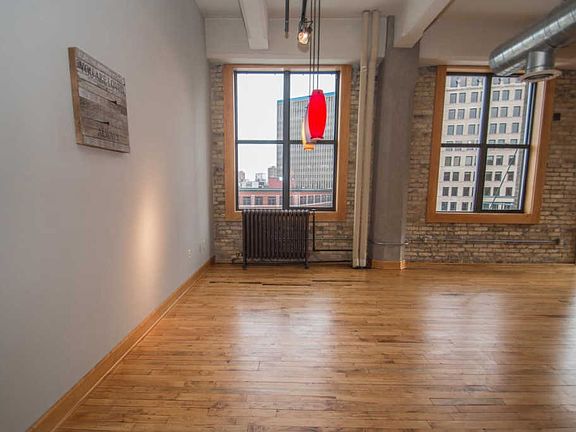 3rd image of 730 N Plankinton Ave #8