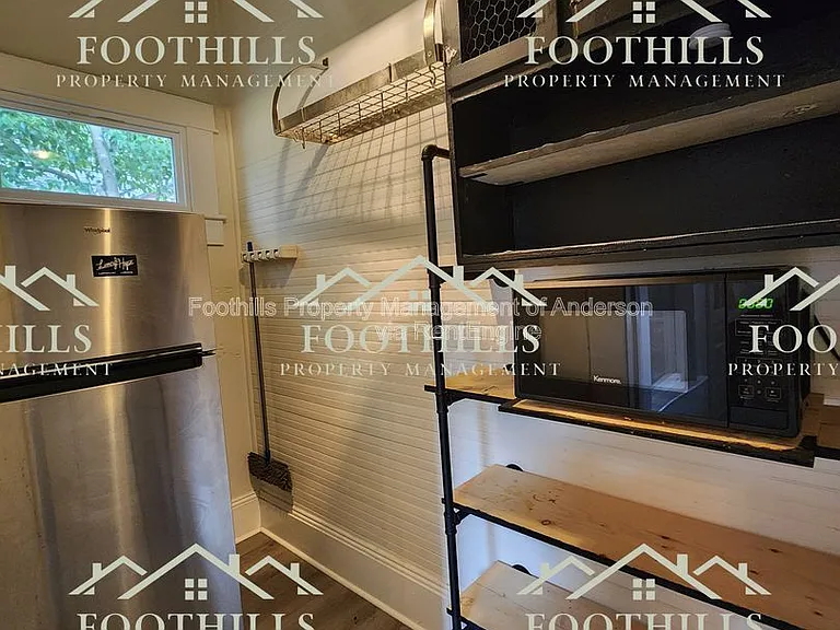 1208 W Whitner St — Photo 6