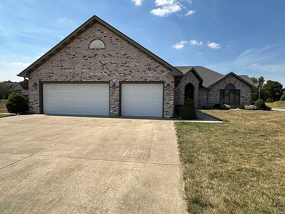 2nd image of 816 Lakeside Dr