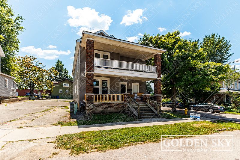 1st image of 821 1/2 W Main St