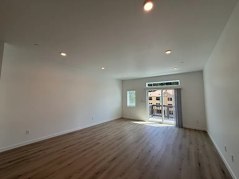 16830 20th Ave W #G4 — Photo 5