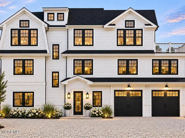 14 Avenue C, Manahawkin, NJ 08050