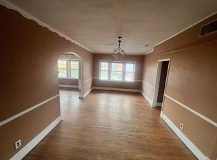 8400A Natural Bridge Rd, Saint Louis, MO 63121